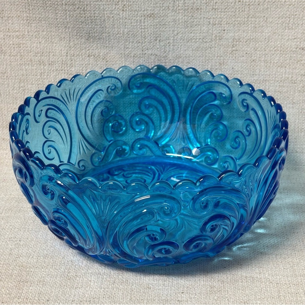 ANTIQUE EAG GLASS PATTERN CHALLINOR TAYLOR 314 SERVING BOWL
